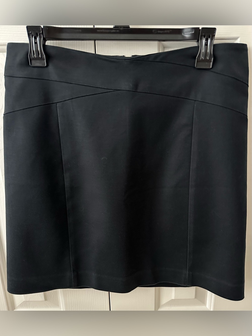 Banana Republic Black Skirt, Quality Piece
Sz 10
Very Good Condition
